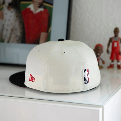 NEW ERA 59FIFTY NBA CHICAGO BULLS ESTABLISHED 1966 TWO TONE / SCARLET UV FITTED CAP