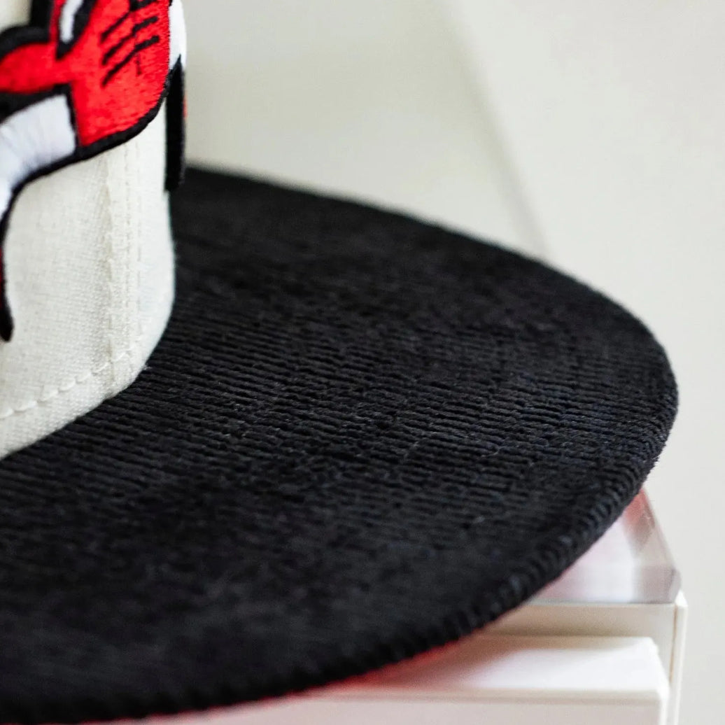 NEW ERA 59FIFTY NBA CHICAGO BULLS ESTABLISHED 1966 TWO TONE / SCARLET UV FITTED CAP