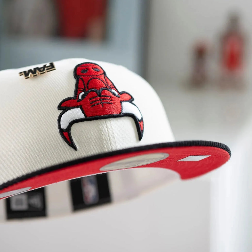 NEW ERA 59FIFTY NBA CHICAGO BULLS ESTABLISHED 1966 TWO TONE / SCARLET UV FITTED CAP